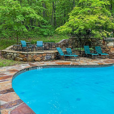Chalet W Hot Tub, Large Deck, Grill, & Fast Wifi Берклі-Спрінгз Екстер'єр фото