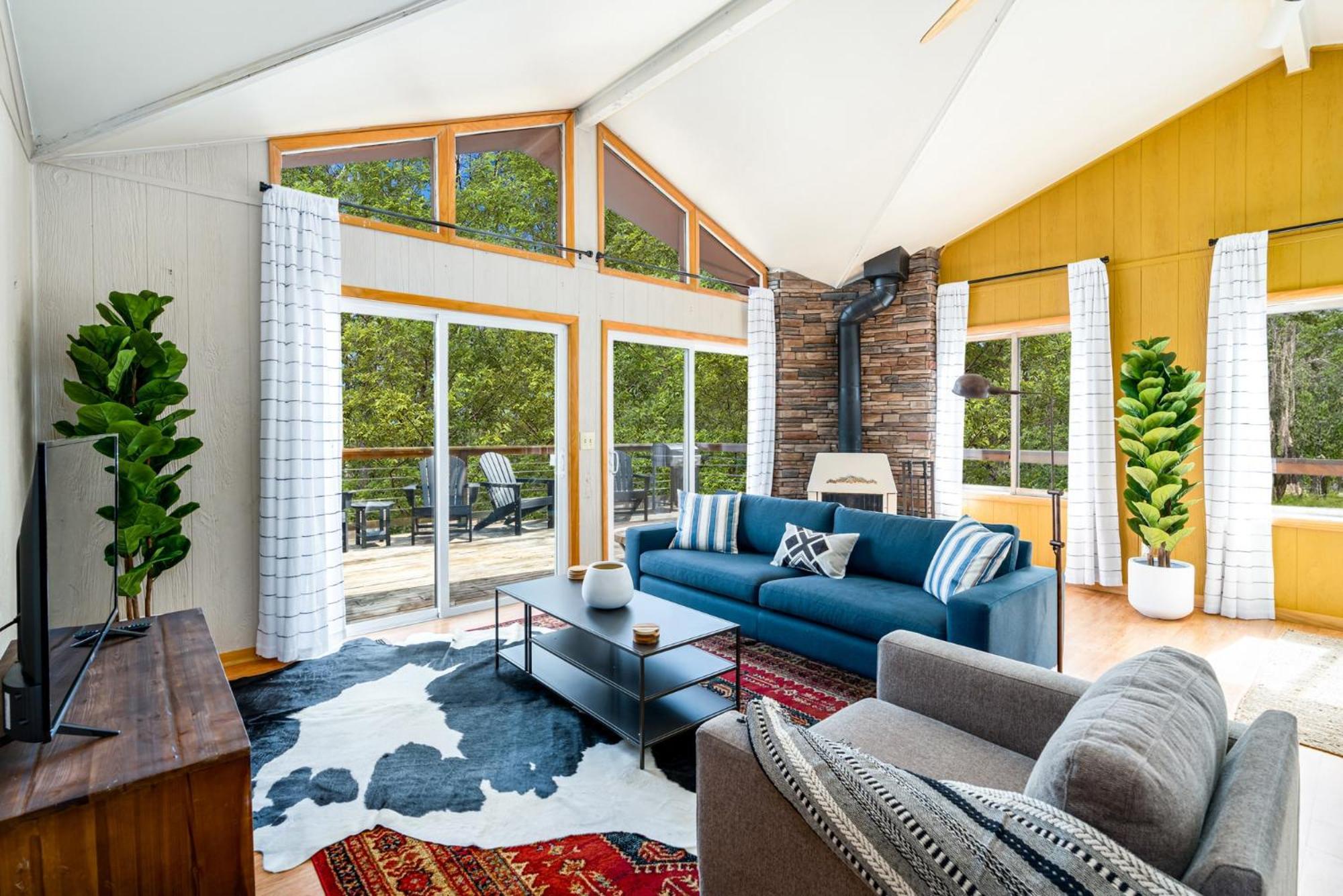Chalet W Hot Tub, Large Deck, Grill, & Fast Wifi Берклі-Спрінгз Екстер'єр фото